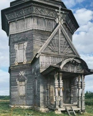 Abandoned Russian church, built in 1655.jpg