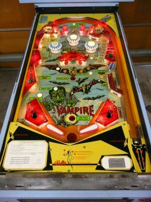 Vampire pinball machine 005.JPG