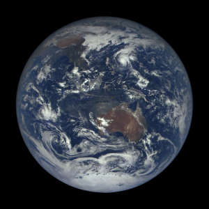 21c591-20151125-clear-skies-over-australia-before-antarctic-storms.png